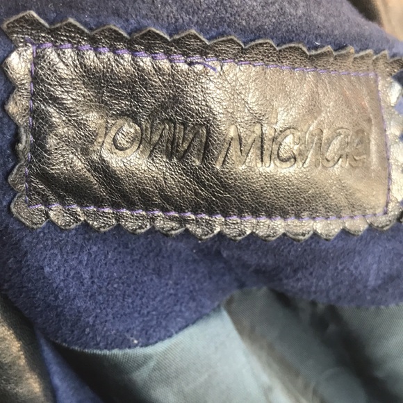 John Michael vintage, navy blue suede, with black embossed fitted blazer. - Picture 8 of 9